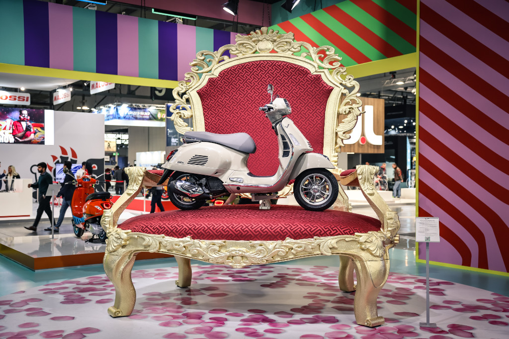 Vespa Goes Green In Style With 946 10° Anniversario Edition At EICMA 2022